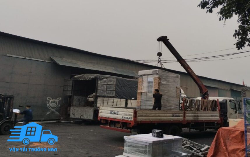 Xe cẩu xếp hàng gửi đà nẵng lào cai