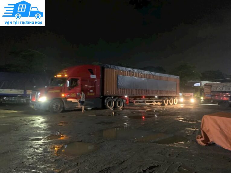 Xe chạy ngày đêm không lo trễ hàng