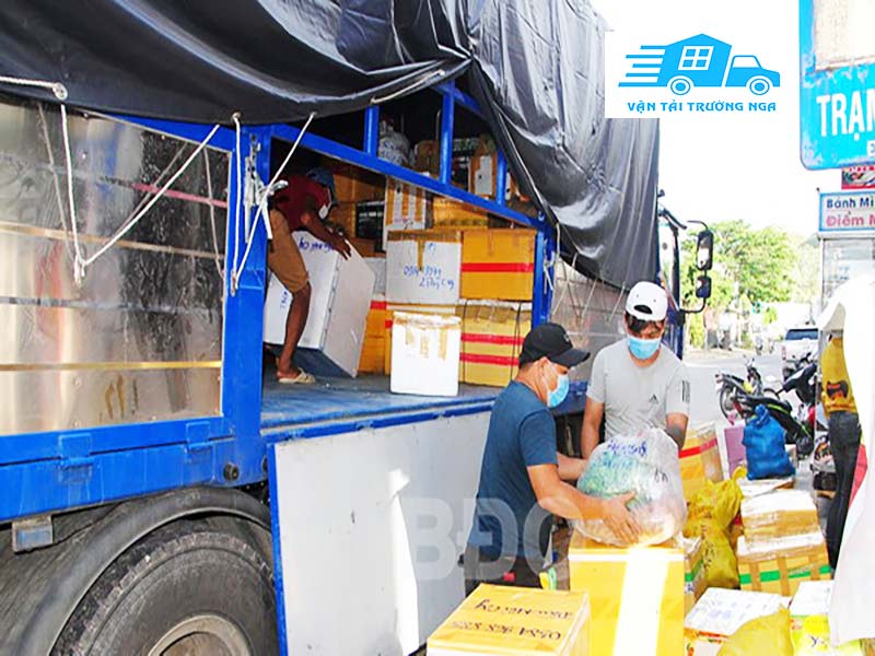 Công nhân xếp hàng gửi hà nội quảng ngại 