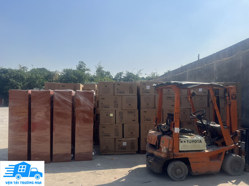 Số lượng hàng hóa tại kho vận tải trường nga phụ vụ xe chạy hàng ngày